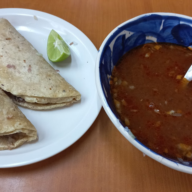 Birria Y Tacos