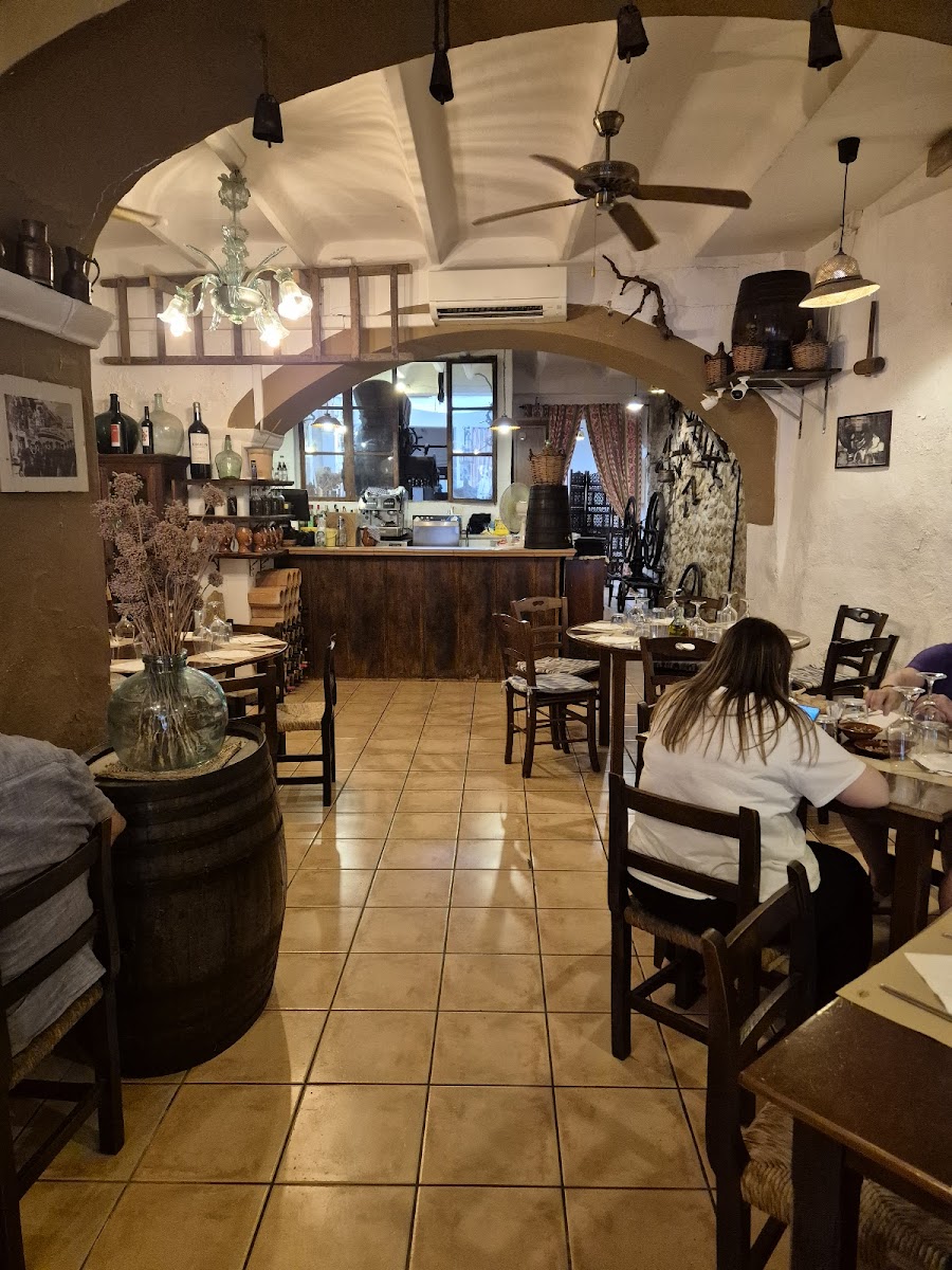 Restaurant Celler Can Lau Photo 4