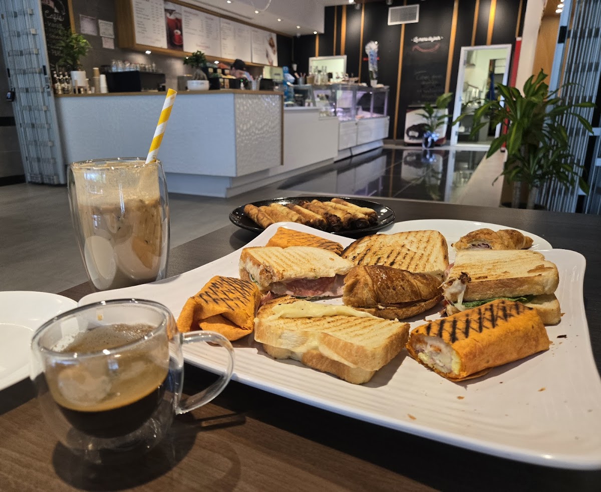 Chez Houri Café&Traiteur Photo 2