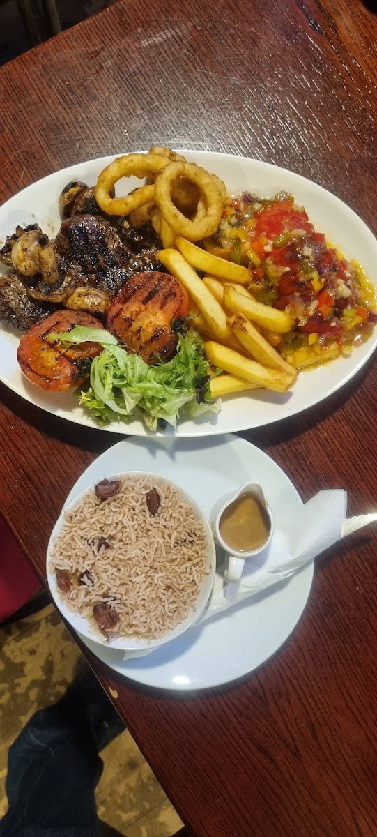 The Belle Vue Cafe Bar Grill Photo 4