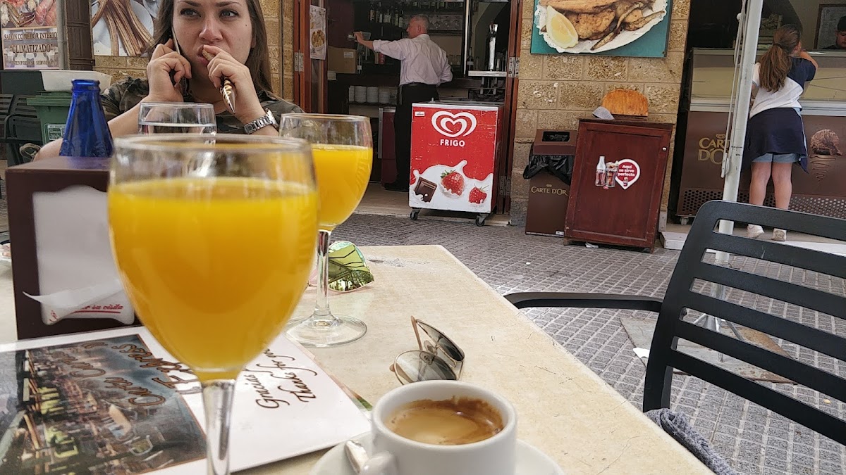 Café Bar Costa Photo 7