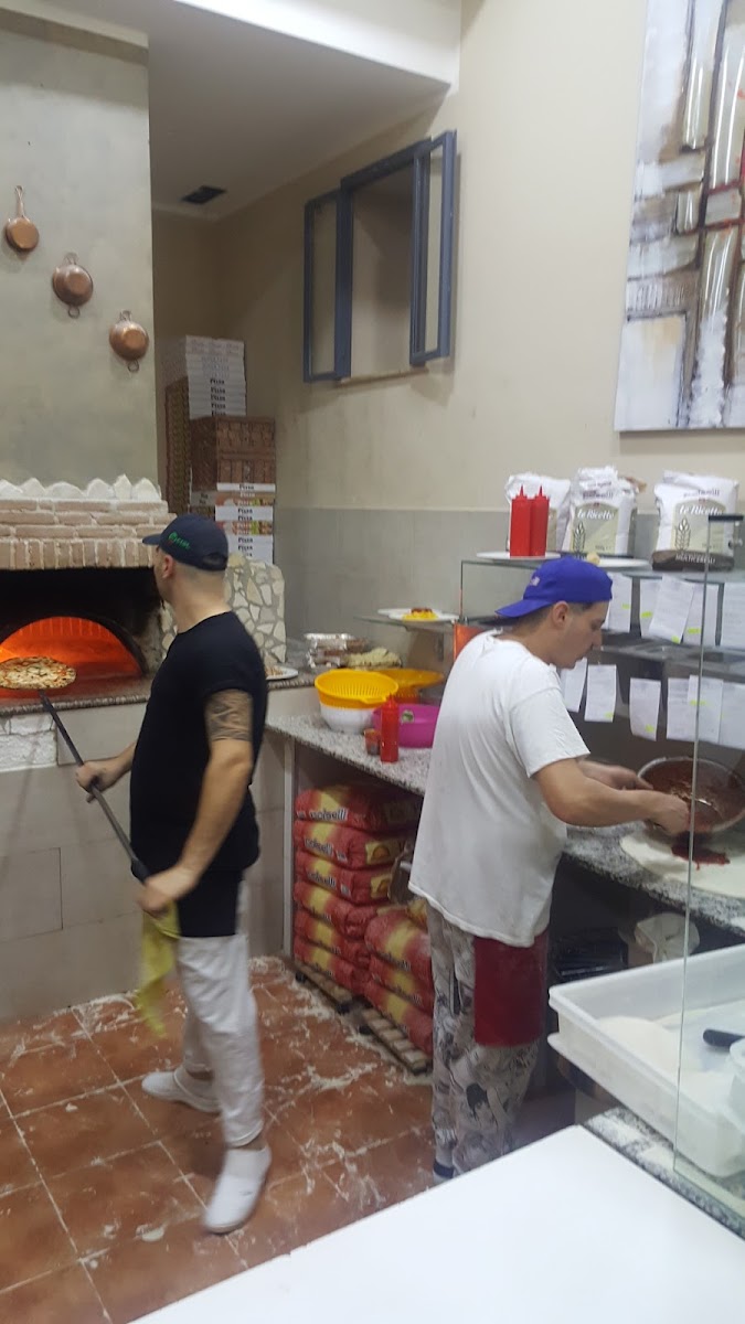 Izzo Pizza Photo 4