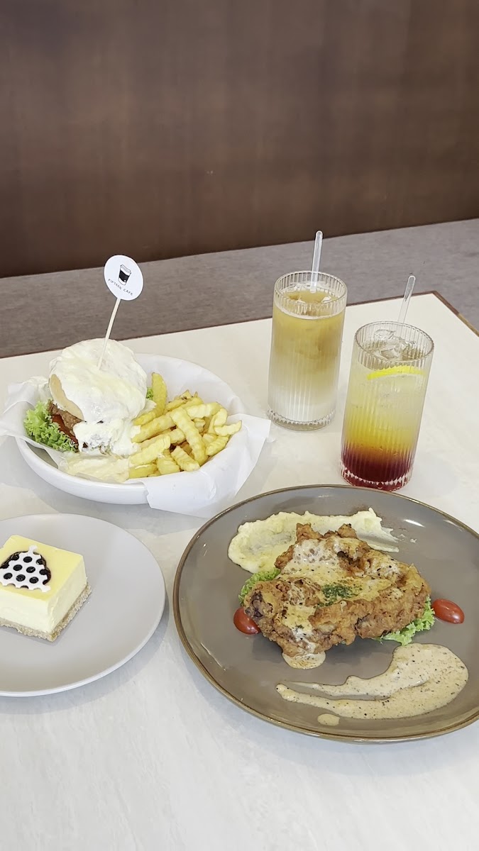 Fifteen Cafe Photo 2