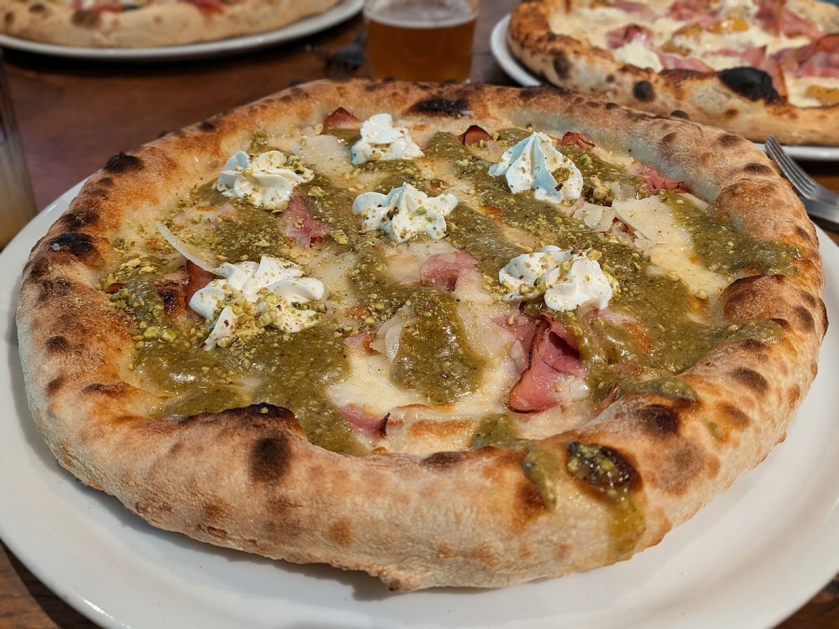 JACTA Pizzeria Photo 2