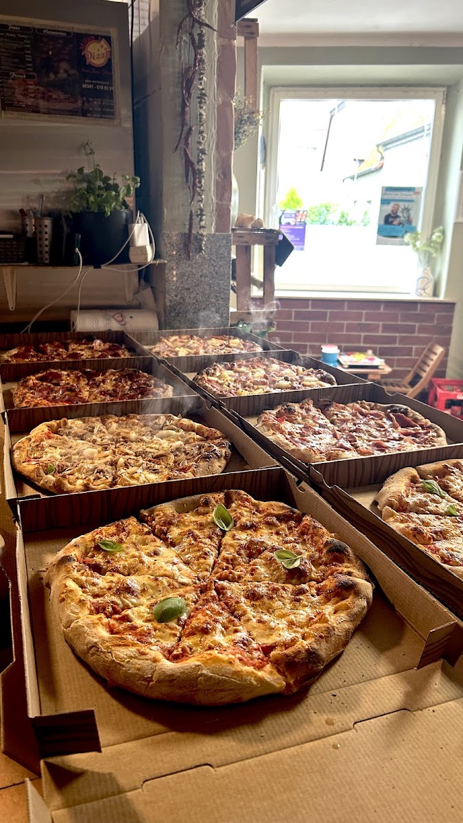 Milan‘s Pizza Photo 4