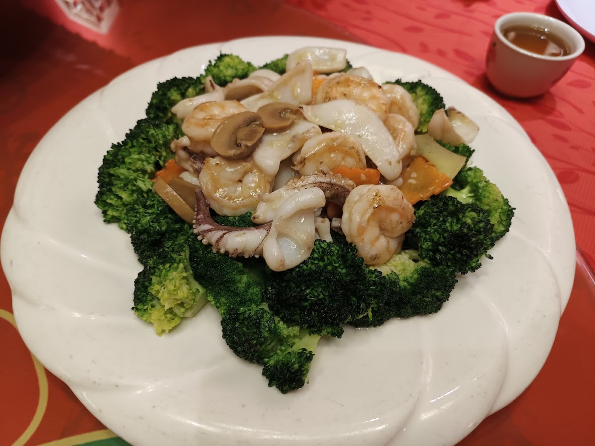 Kok Thai Restaurant • 國泰酒樓 Photo 7