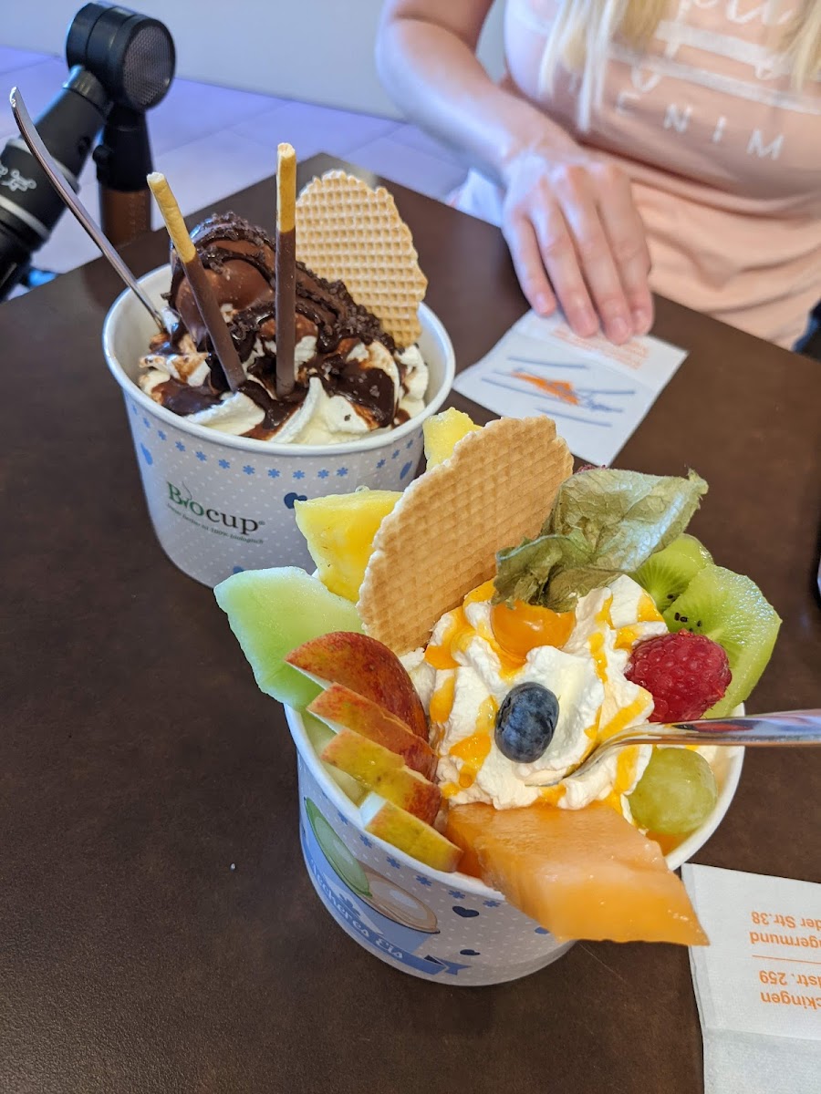 Eis Café Da Pian 2 - Huckingen Photo 8