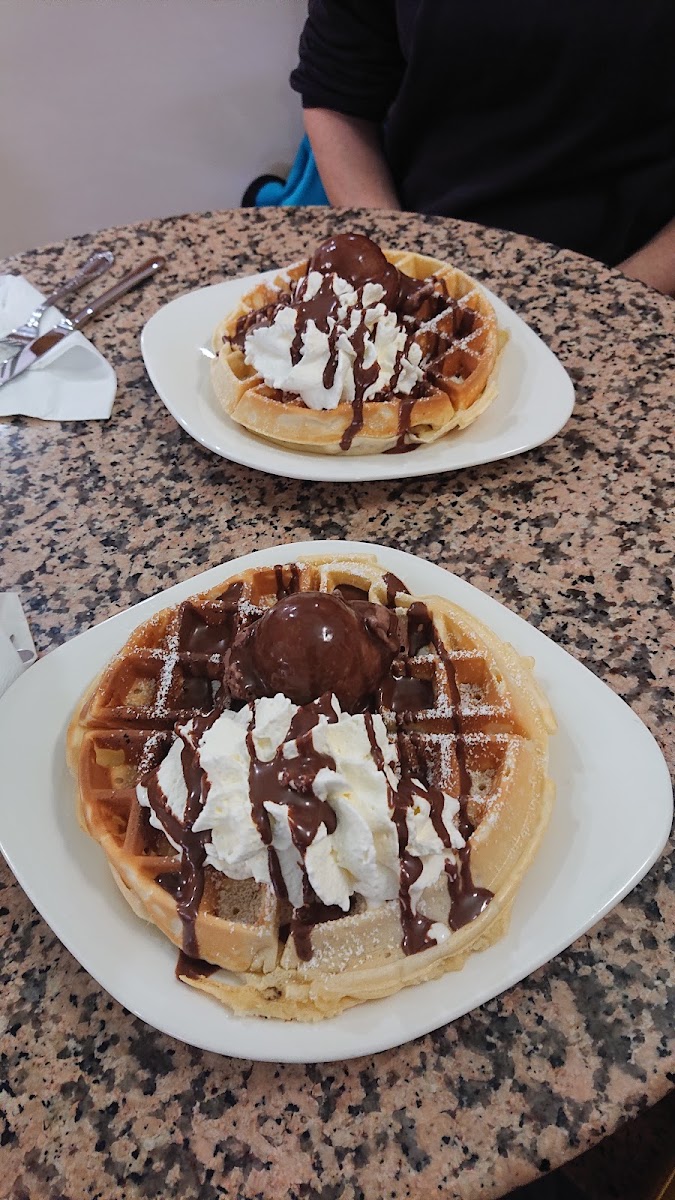 Eiscafé Dolomiti Großrosseln Photo 5