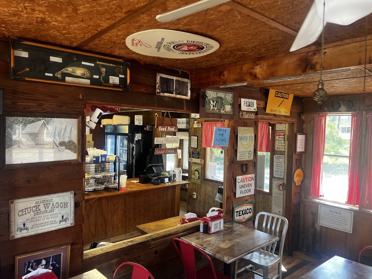 Livelys BBQ and Breakfast