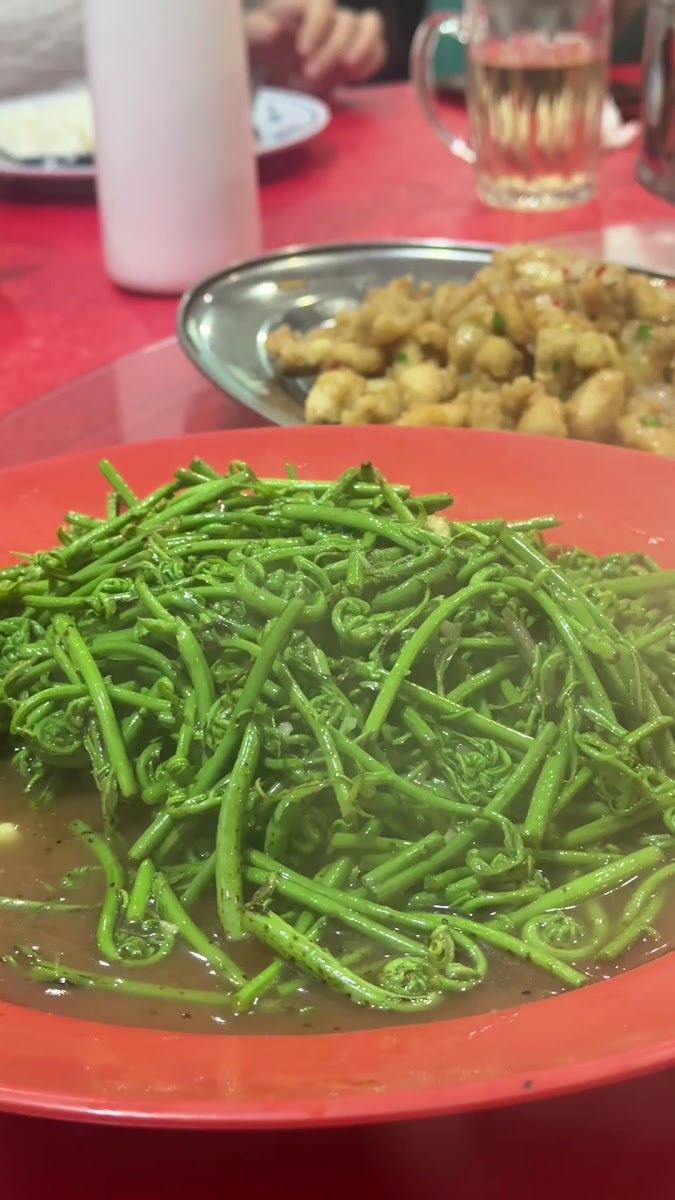 Mum's Restaurant 老地方 Photo 2