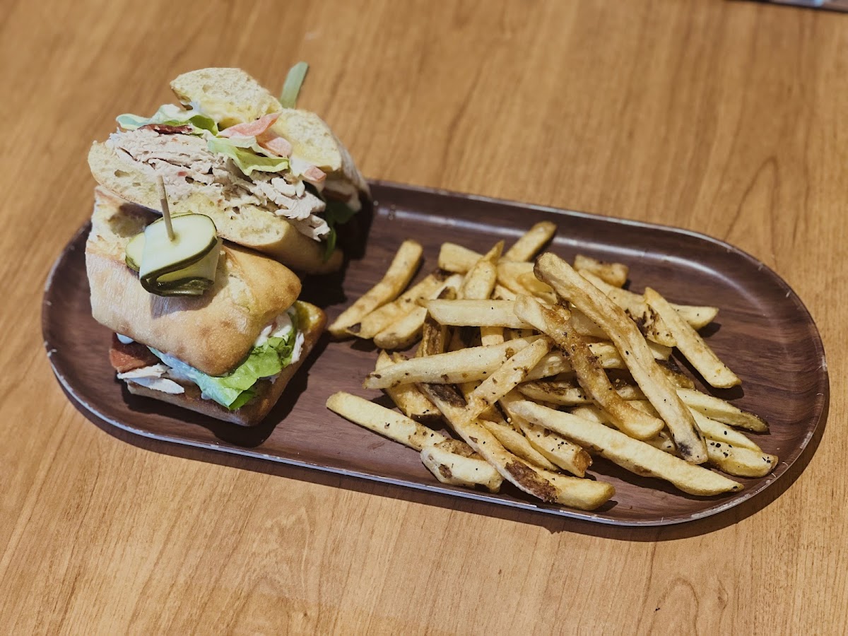 Getaway Bar and Grill Photo 7