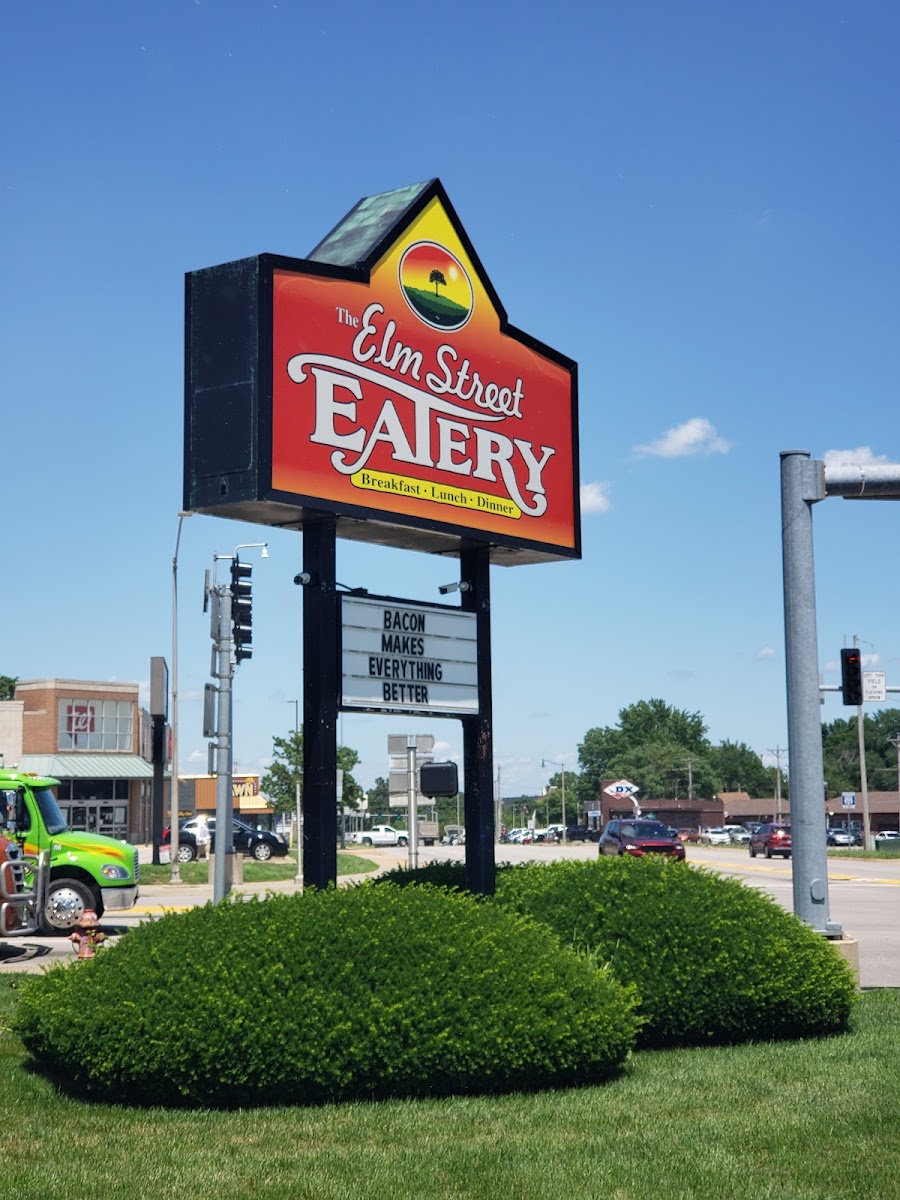 The Elm Street Eatery Photo 4