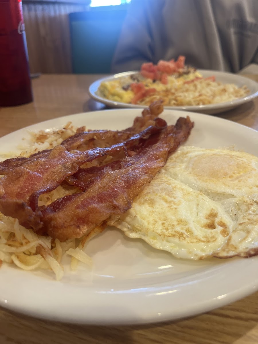 The Elm Street Eatery Photo 7