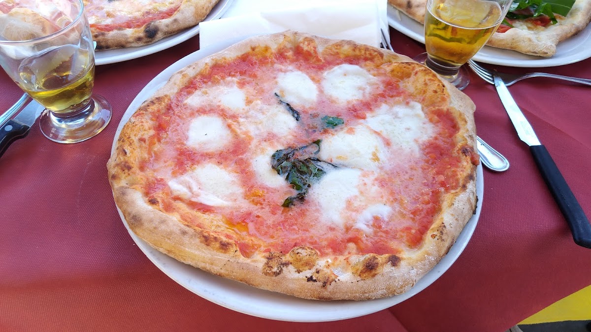 Pizzeria Luna Caprese Photo 5