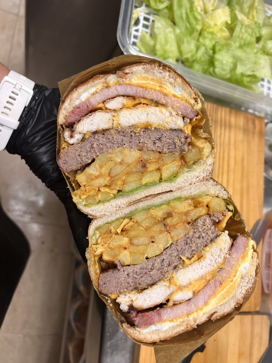 La Espumosa burger Photo 3