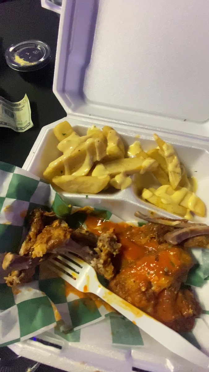 SHOOTAS BAR AND GRILL Photo 6
