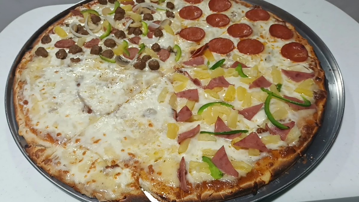GLADYSMAY PIZZERIA Taytay Photo 2