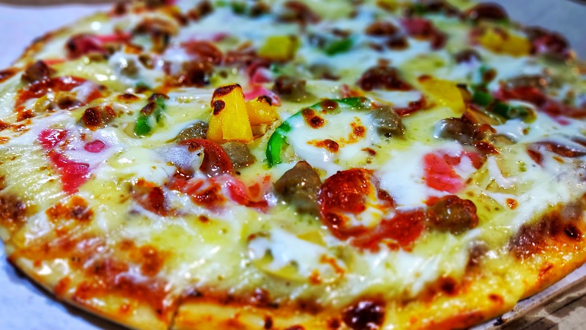 GLADYSMAY PIZZERIA Taytay Photo 5