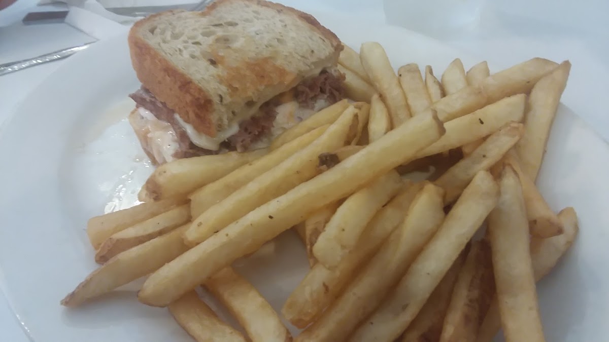 Rayne's Reef Soda Fountain & Grill Photo 10