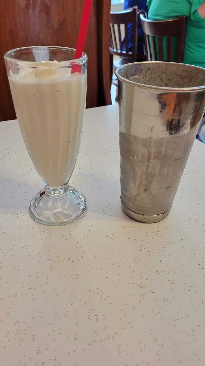 Rayne's Reef Soda Fountain & Grill Photo 5