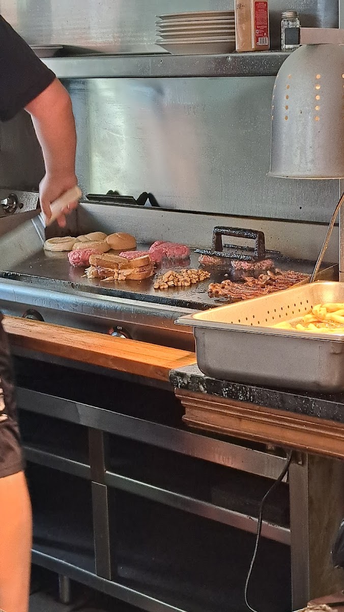 Rayne's Reef Soda Fountain & Grill Photo 6
