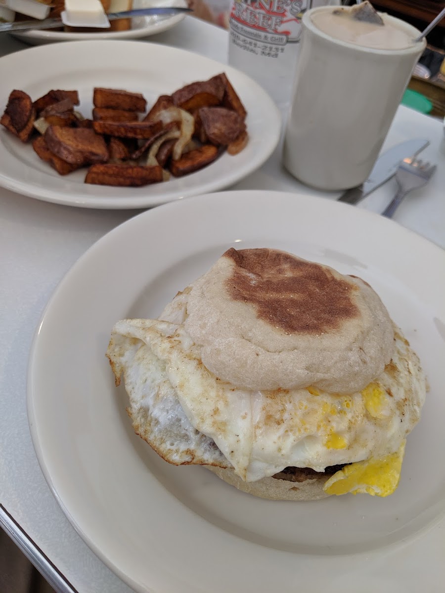 Rayne's Reef Soda Fountain & Grill Photo 9