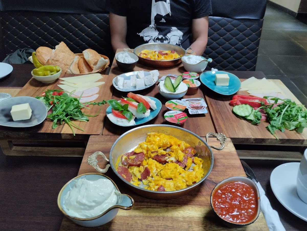 Yade Restaurant & Café Photo 4