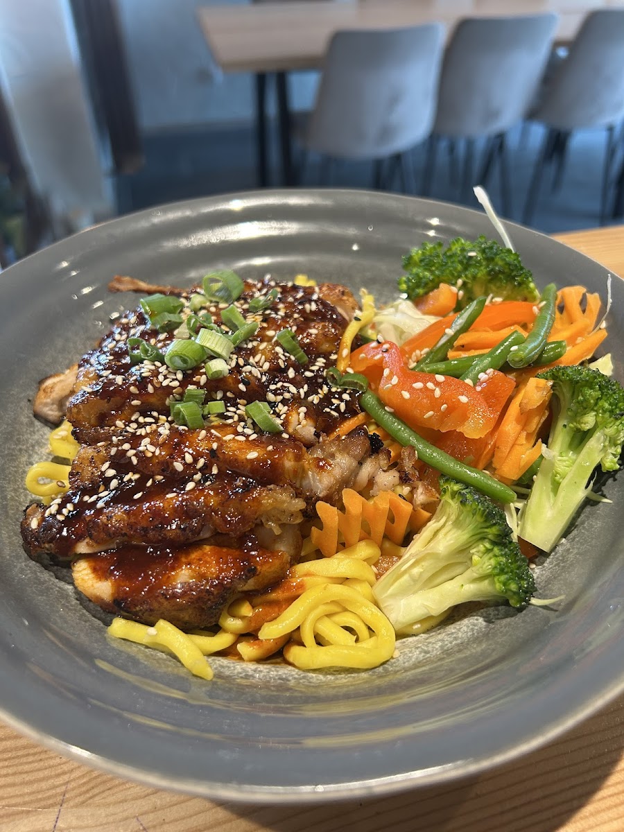 Nui Thai Kitchen Photo 3