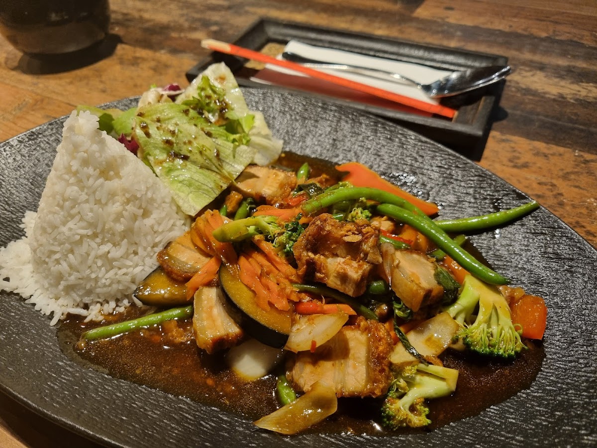 Nui Thai Kitchen Photo 4