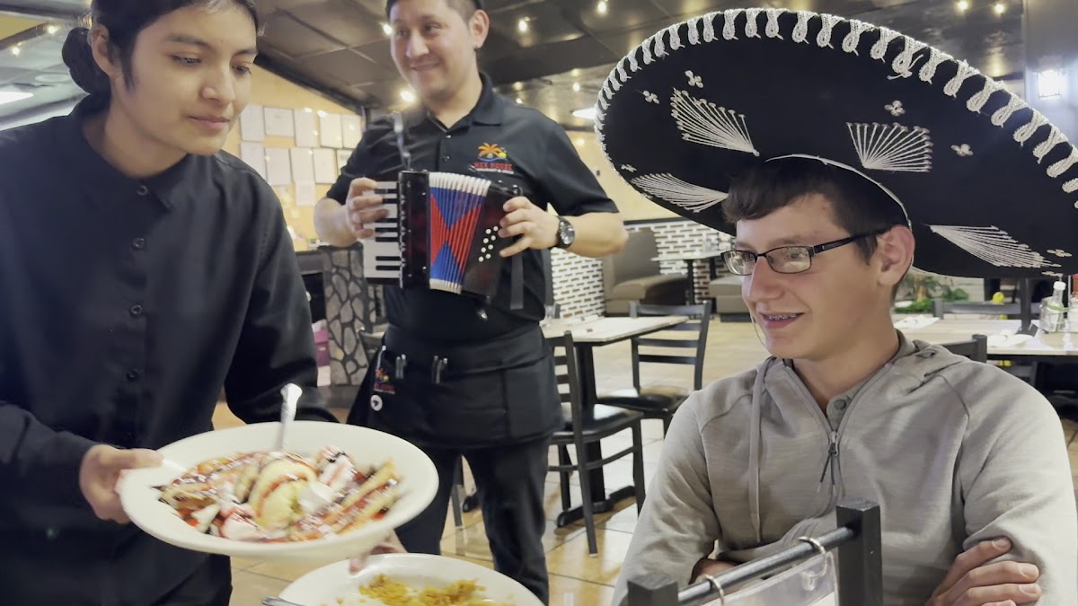 Mex House Restaurant & Grill Photo 2