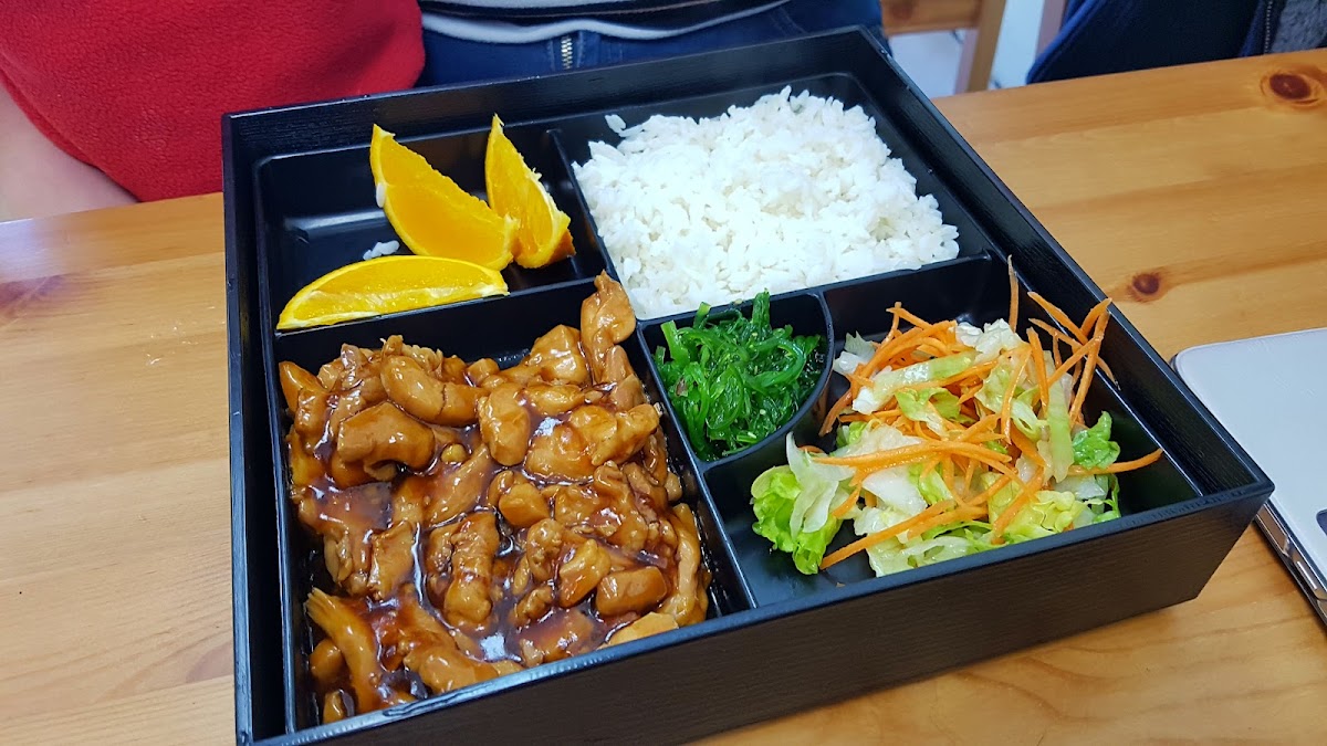 Subaru Sushi and Noodle Bar Photo 7