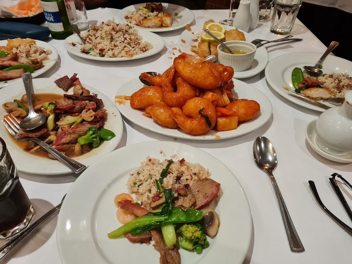 Rainbow Palace Chinese Restaurant Photo 2