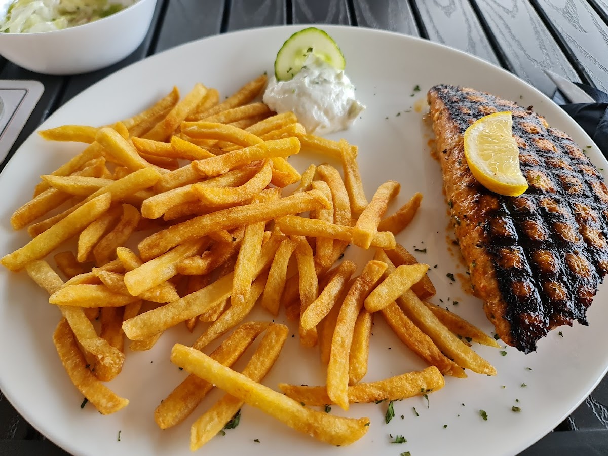 Ikaros Taverne Flugplatz Schwarze Heide Photo 4