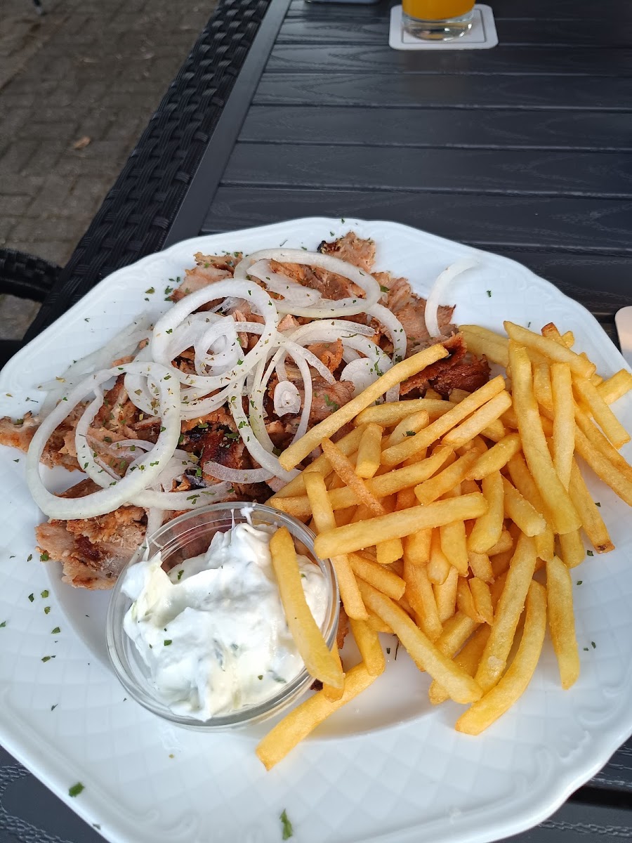 Ikaros Taverne Flugplatz Schwarze Heide Photo 7