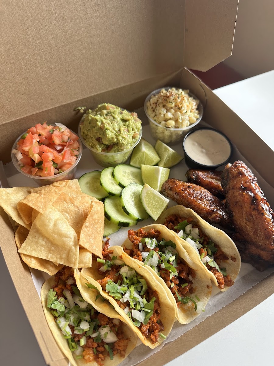 Taqueria Floritas Photo 3
