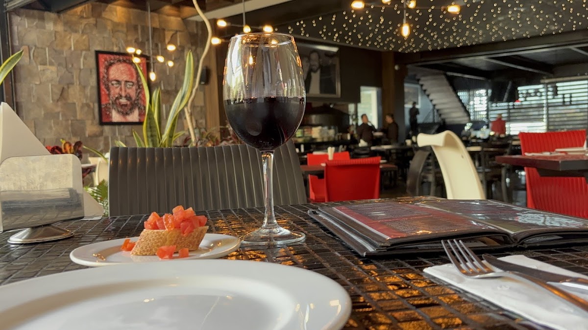 Pavarotti Ristorante Photo 3