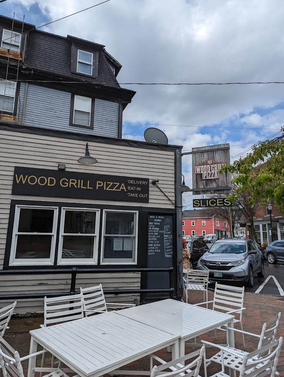 AJ's Wood Grill Pizza Photo 6