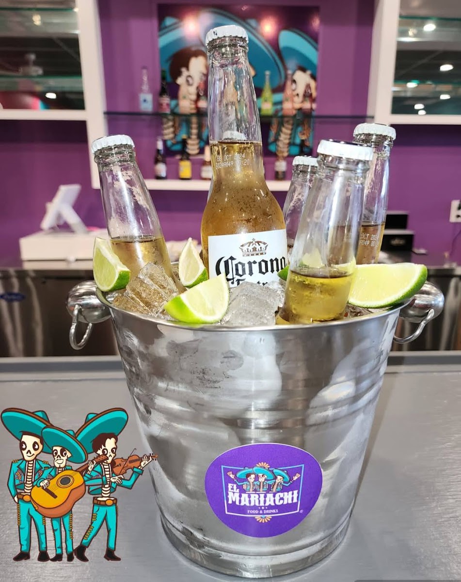 El Mariachi Restaurant & Bar Photo 8