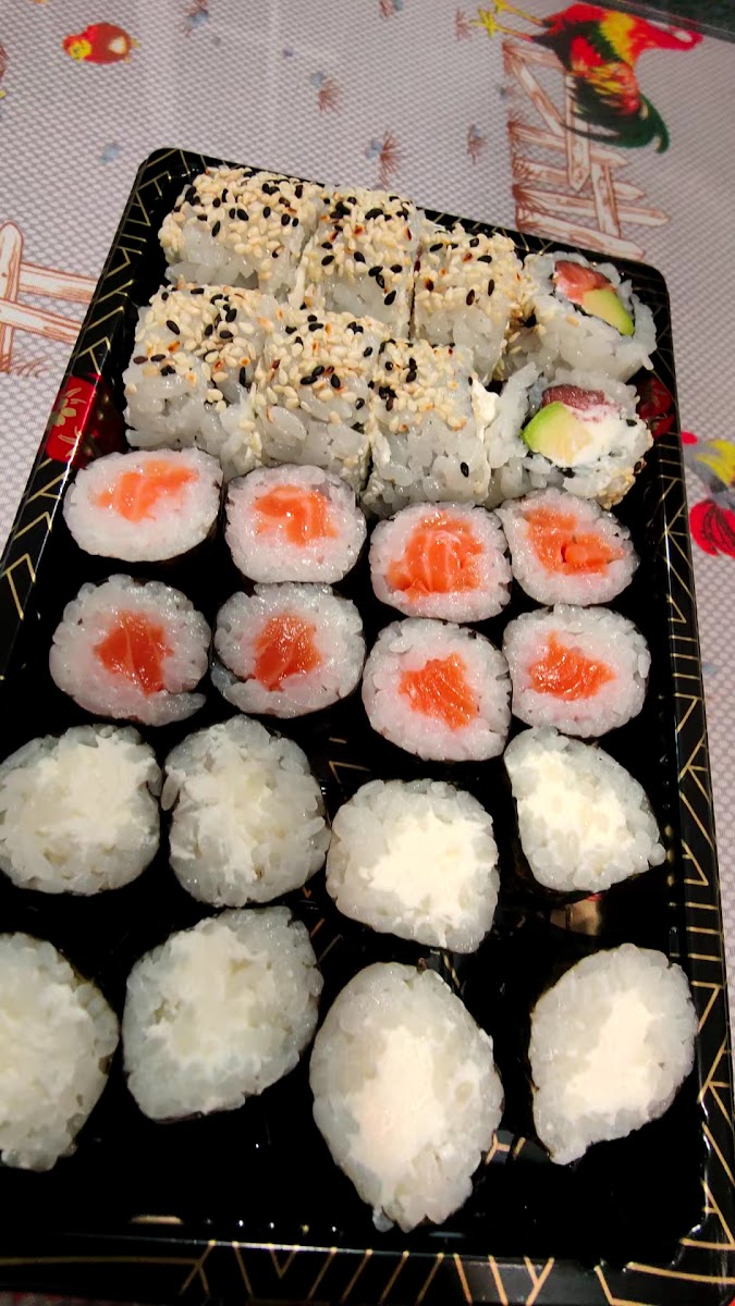 MOMO Badajoz Noodles Sushi Photo 2
