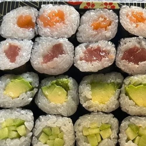 MOMO Badajoz Noodles Sushi Photo 3