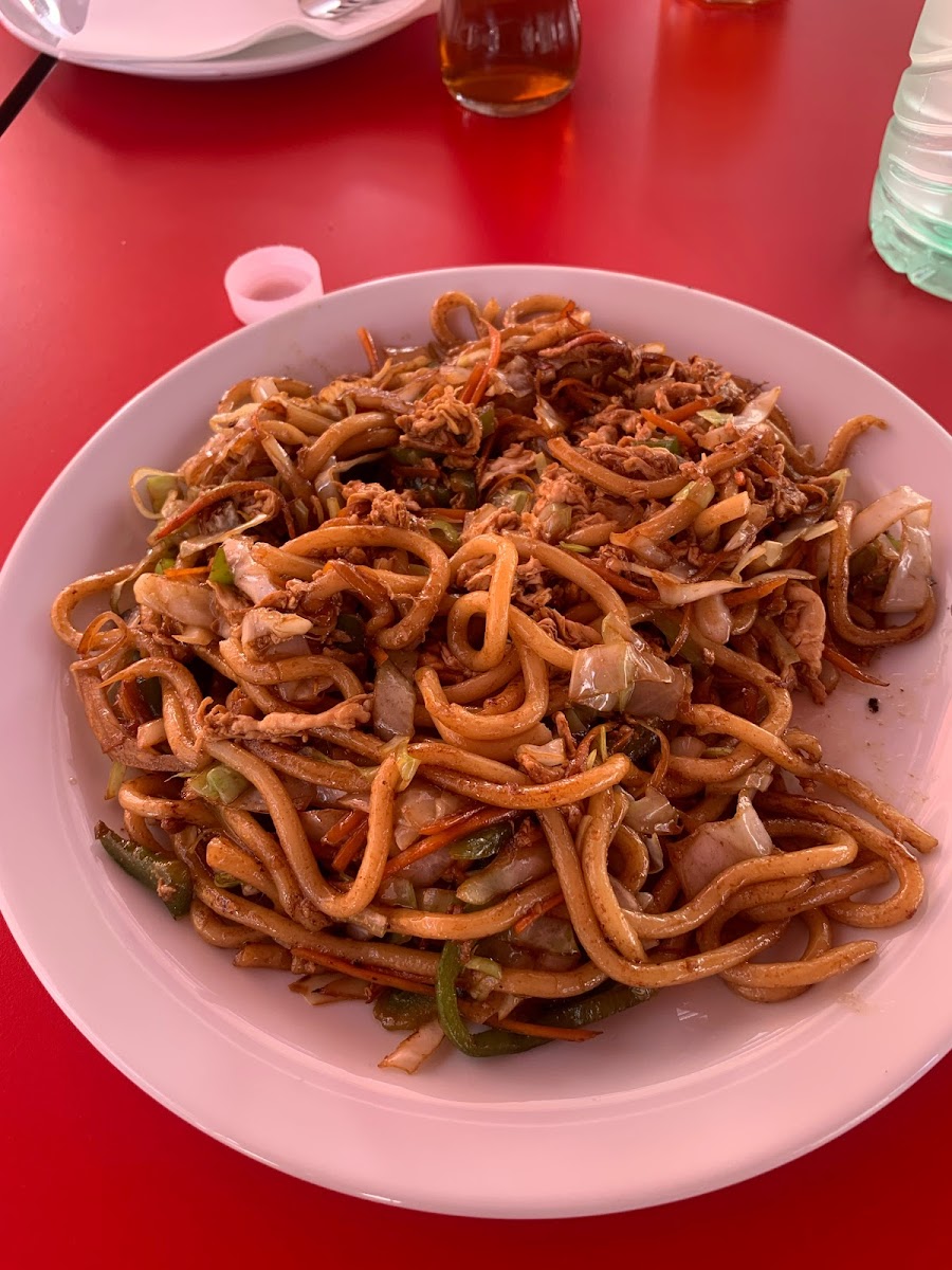 MOMO Badajoz Noodles Sushi Photo 6