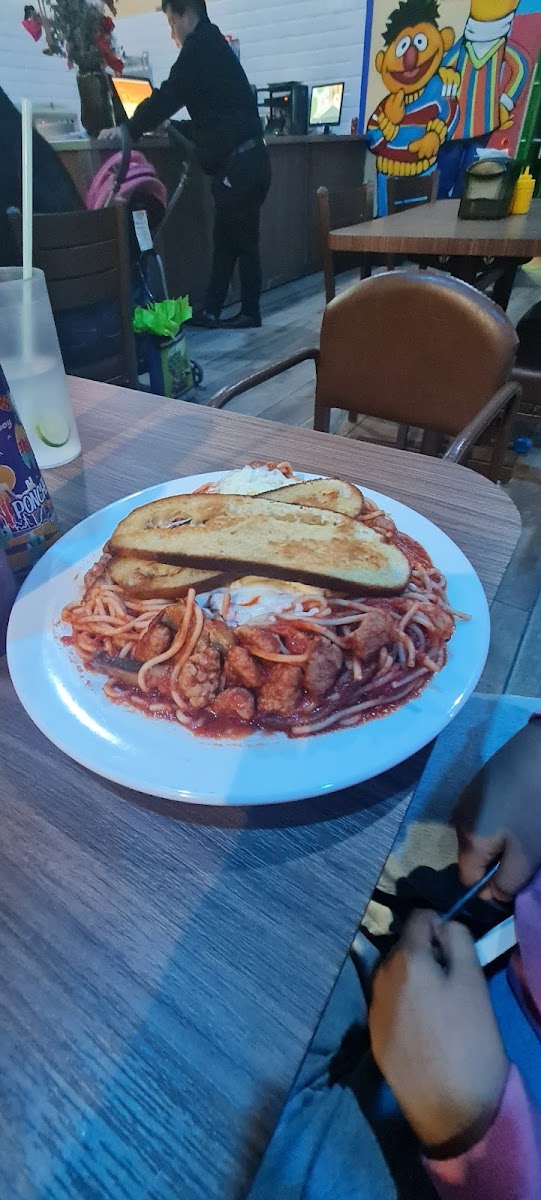 Pizzas and beer sucursal calz. Monterrey Photo 6