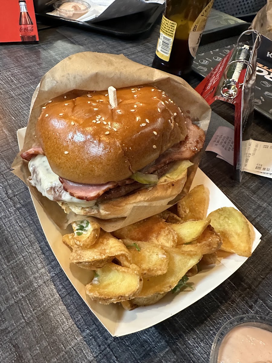KronBurger Coresi Brasov Photo 4