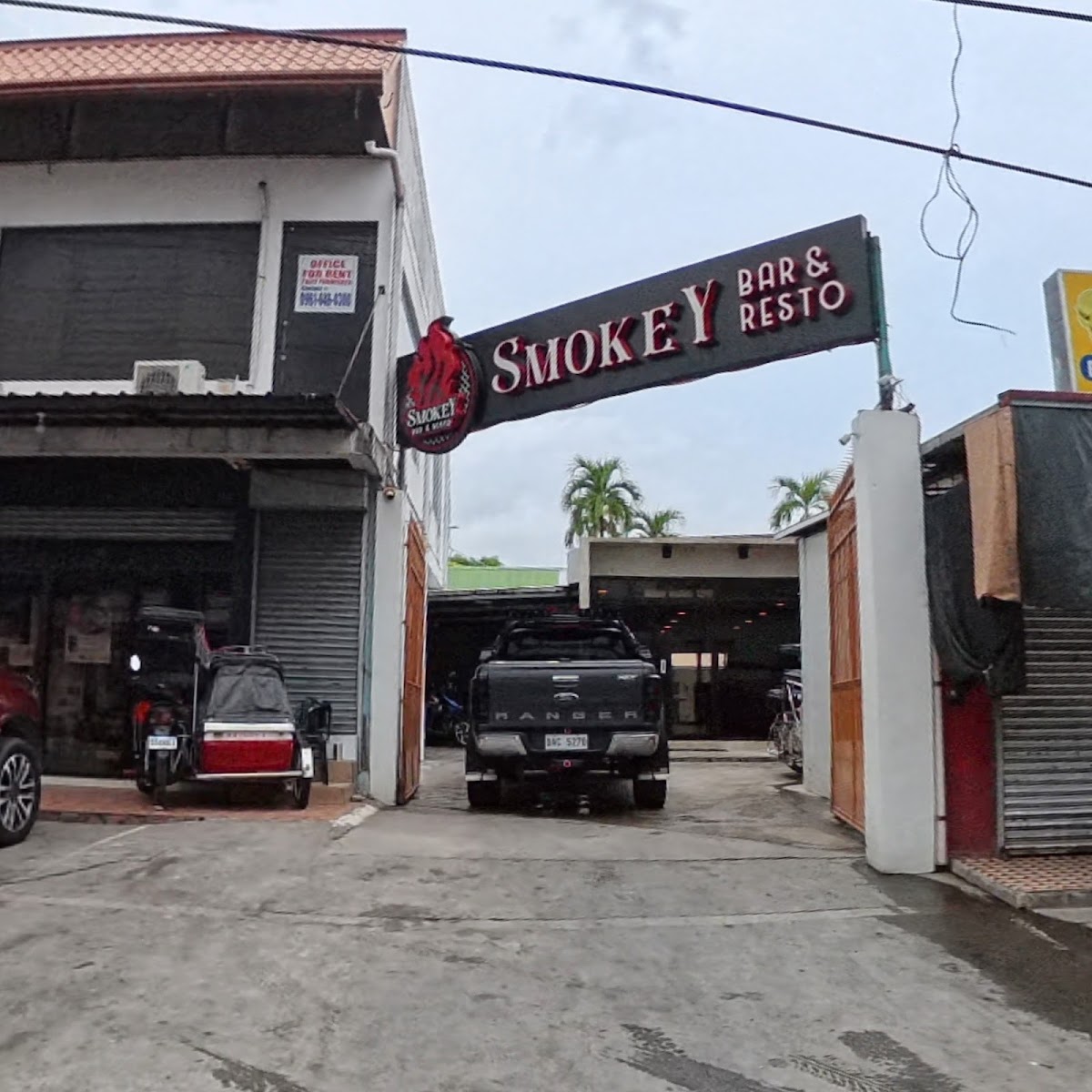 RK SMOKEY BAR & RESTO