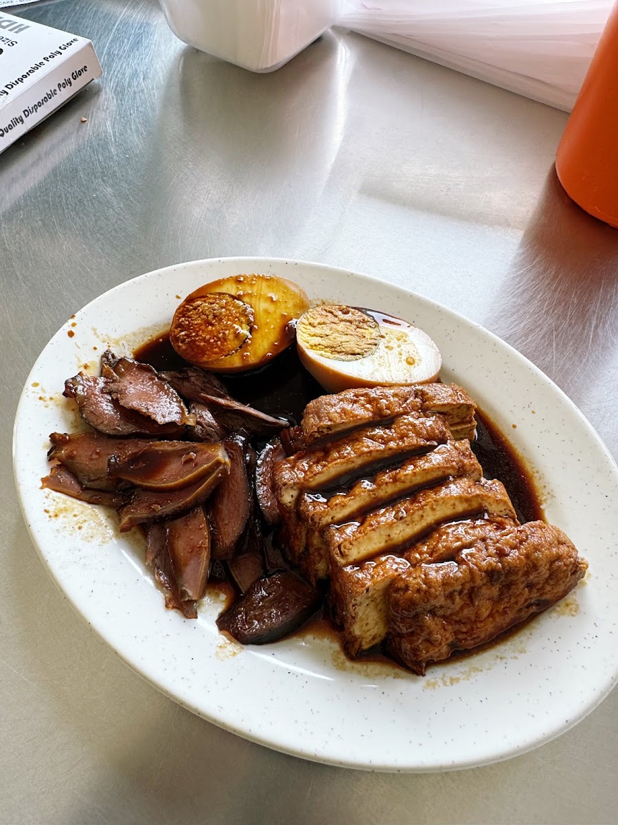 BUKIT BERUANG DUCK MEE Bukit Beruang 鸭面 Kedai Mee Itik Chia Yean 佳园茶餐室 Photo 3