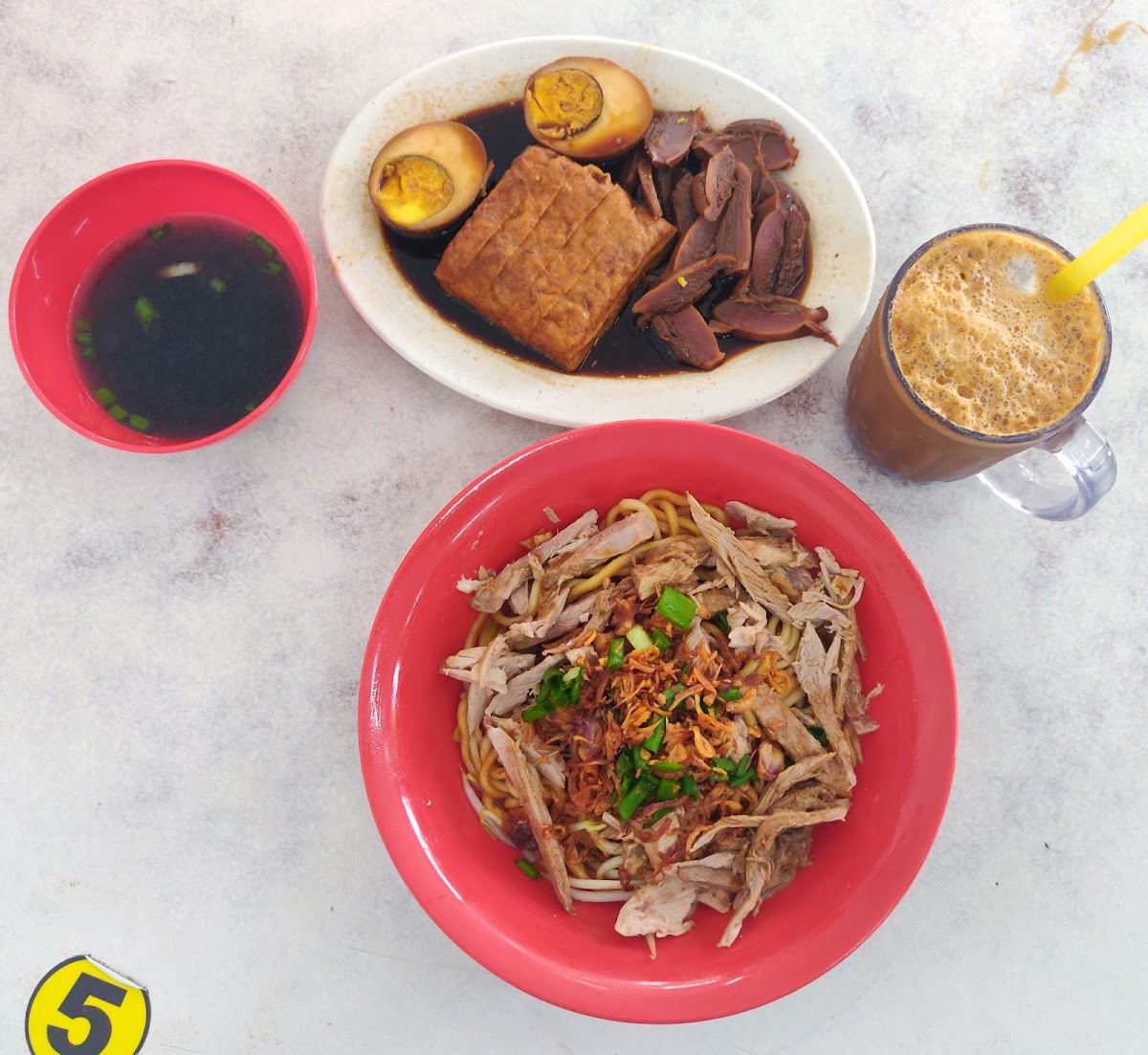 BUKIT BERUANG DUCK MEE Bukit Beruang 鸭面 Kedai Mee Itik Chia Yean 佳园茶餐室 Photo 9