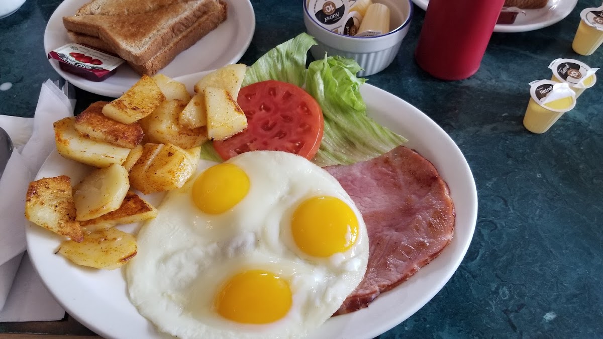 Tommy's Grill & Bar Photo 5