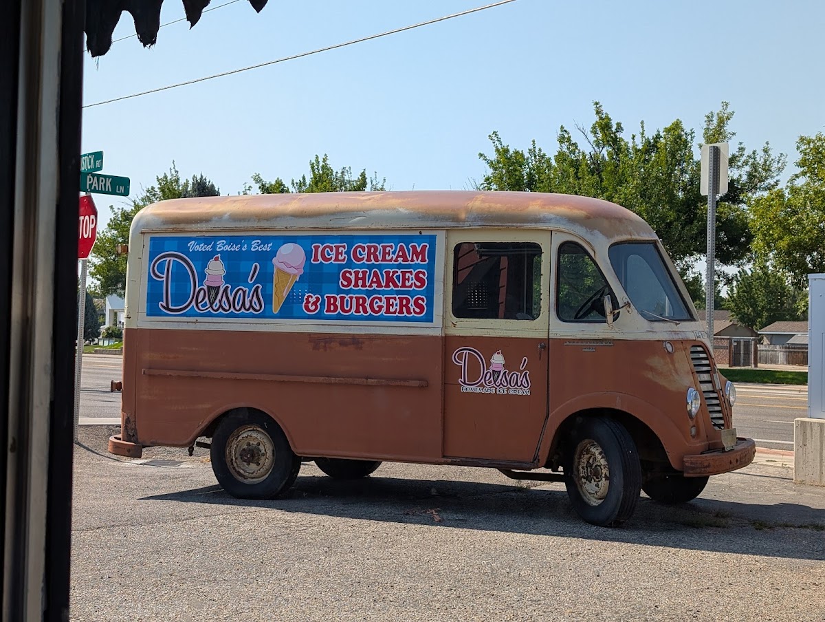 Delsa's Ice Cream Parlour Photo 4
