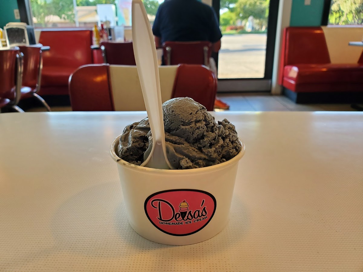Delsa's Ice Cream Parlour Photo 6