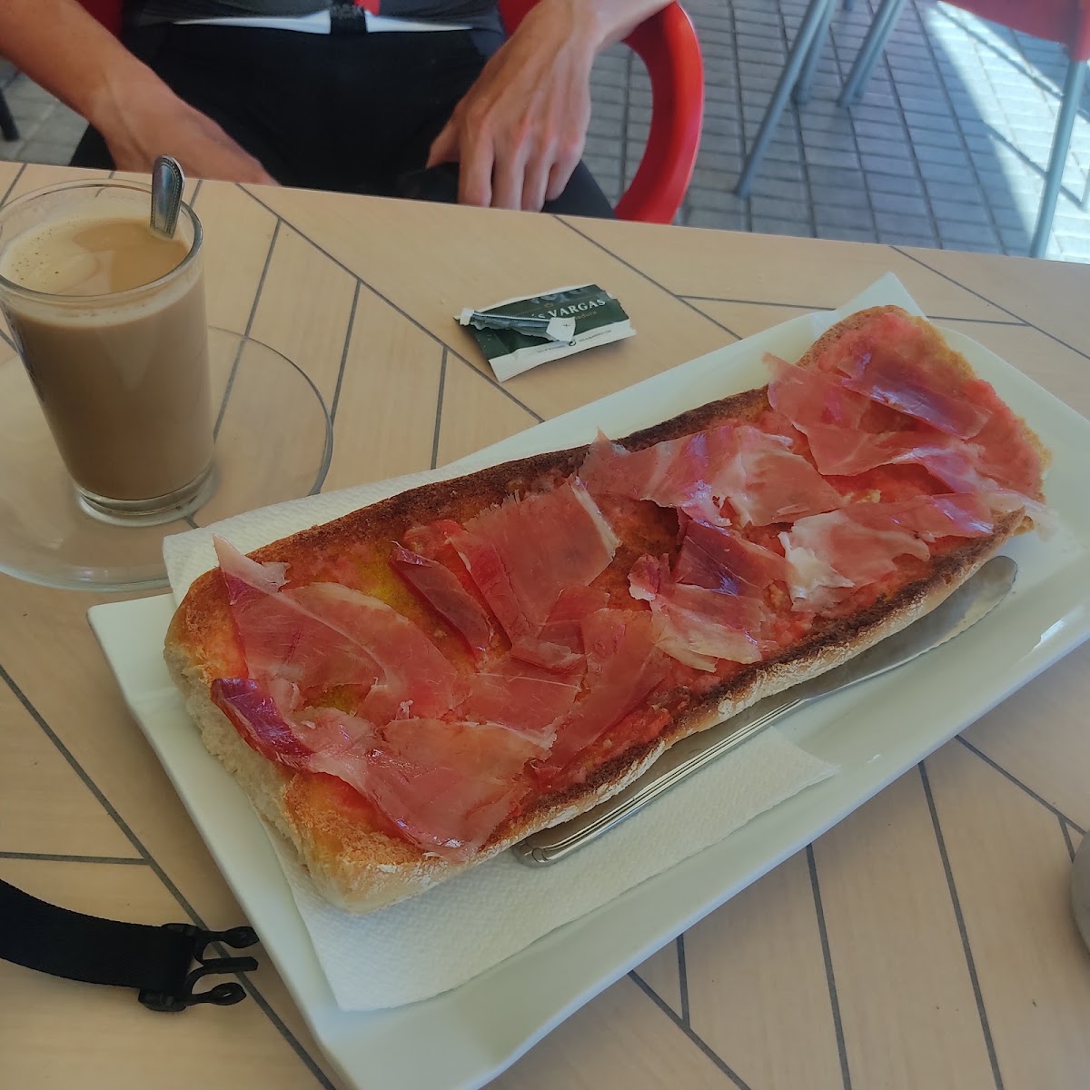 Cafe Bar Cuatro Caminos Photo 4